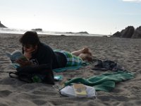 Strandtag bei Sonne und kaltem Wind.