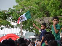 Auch die kleinen Fans legen sich ins Zeug.