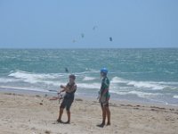 Jonas lernt die ersten Schritte.