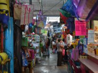 Allerlei Dinge zu kaufen auf dem Markt.