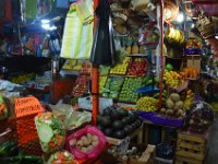 Noch mehr Dinge zu kaufen auf dem Markt.